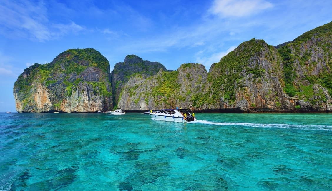 Tours by priavte speedboat to phi islands is a phuket bucket list experience