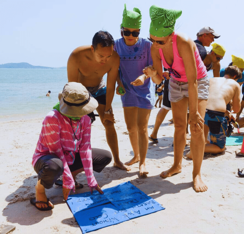 Giant puzzle team buidling and other beach games